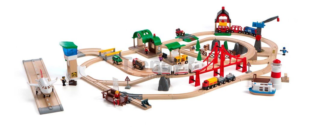 Drevená vláčikodráha s letiskom a prístavom Deluxe World Railway Set BRIO so zvukom a svetlom 106 dielov s loďou lietadlom a funkčným žeriavom