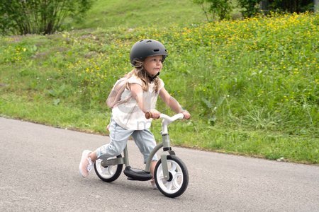 Balančné odrážadlo Balance Bike Comfort Smoby s ultraľahkou 2,7 kg kovovou konštrukciou a tichým chodom gumených kolies od 24 mes