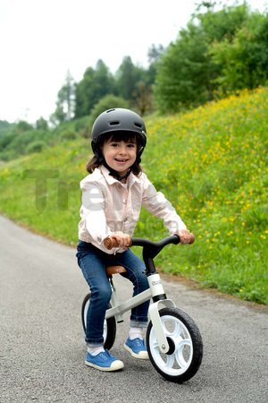 Balančné odrážadlo First Bike Smoby s ultraľahkou 2,5 kg kovovou konštrukciou a tichým chodom gumených kolies od 24 mes