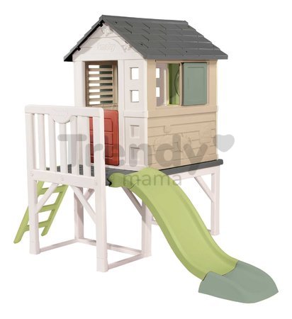 Domček na pilieroch s 1,5 m šmykľavkou s vodotryskom House On Stilts Life Smoby rozšíriteľný s rebríkom a 2 okná s okenicami a UV filtrom od 24 mes - 
