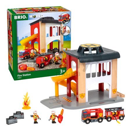 Drevená požiarna stanica 2 poschodová Fire Station BRIO so šmykľavkou a hasičské autíčko so zvukom a svetlom od 3 rokov  BRIO8331