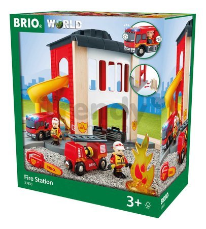 Drevená požiarna stanica 2 poschodová Fire Station BRIO so šmykľavkou a hasičské autíčko so zvukom a svetlom od 3 rokov  BRIO8331