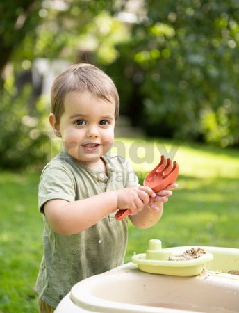 Stôl na vodu a piesok Water&Sand Table Life Smoby s otvorom pre slnečník a dvojitý kryt s loďkou formičkami a náradím s UV filtrom od 18 mes - model 2