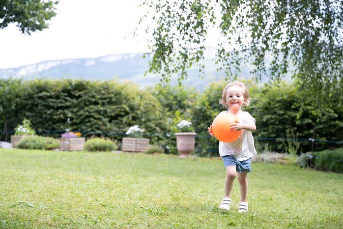 Hracie centrum s basketbalovým košom Fun Center Life Smoby 150 cm šmykľavka a futbalová brána s lezeckou stenou s UV filtrom od 24 mes - model 2025