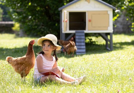 Kurín pre 5 sliepok Cluck Cluck Cottage Beige Smoby 4 dvere so schodmi a kŕmidlom a hniezdo s falošným vajíčkom 128 cm výška