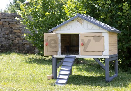 Kurín pre 5 sliepok Cluck Cluck Cottage Beige Smoby 4 dvere so schodmi a kŕmidlom a hniezdo s falošným vajíčkom 128 cm výška