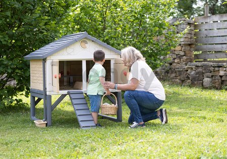 Kurín pre 5 sliepok Cluck Cluck Cottage Beige Smoby 4 dvere so schodmi a kŕmidlom a hniezdo s falošným vajíčkom 128 cm výška