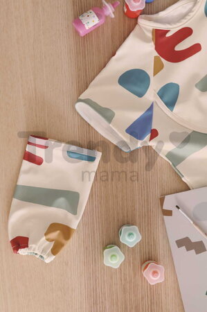Podbradník 2v1 Bib with Removable Sleeves Playful Beaba s odnímateľnými rukávmi vodeodolný so vzorom od 4 mes BE913576