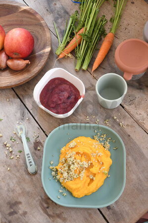 Jedálenská súprava Silicone Meal Set Sage Green Misty Green Beaba zo silikónu 4 dielna zeleno-béžová od 4 mes