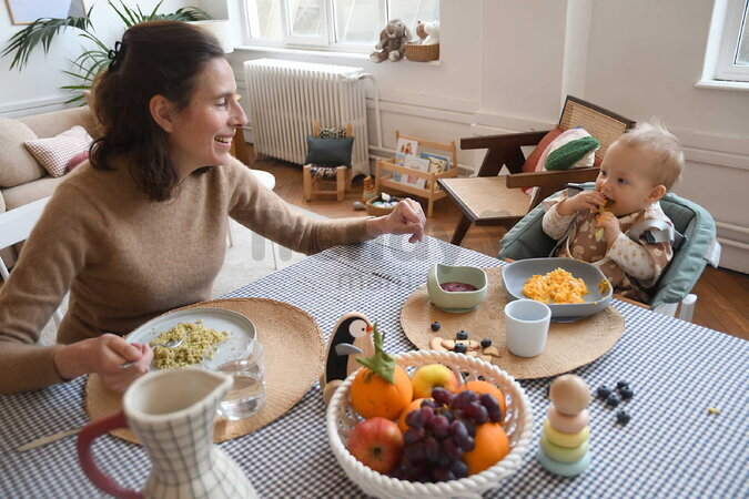 Jedálenská súprava Silicone Meal Set Pebble Beaba zo silikónu 4 dielna zeleno-sivá od 4 mes