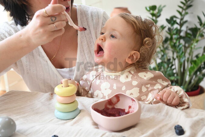 Miska pre bábätká Silicone Suction Bowl Cotton Candy Beaba zo silikónu s prísavkou ružová od 4 mes