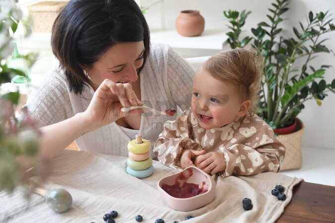 Miska pre bábätká Silicone Suction Bowl Cotton Candy Beaba zo silikónu s prísavkou ružová od 4 mes