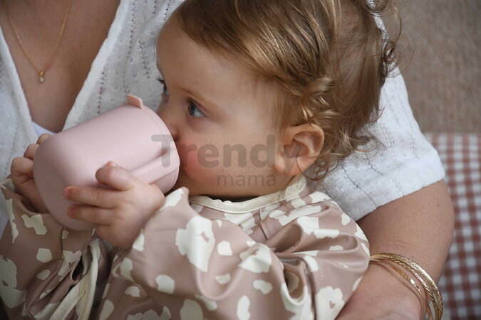 Hrnček pre bábätká Silicone Training Cup Cotton Candy Beaba s vrchnákom na samostatné pitie ružový od 8 mes