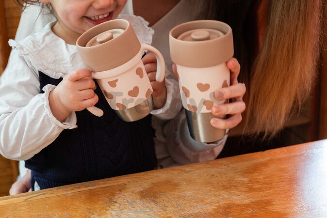 Súprava hrnčekov pre matku a dieťa Mini & Me 2 Stainless Steel Cups Click & Drink BigLove Beaba z nehrdzavejúcej ocele hnedé 2 kusy od 12 mes
