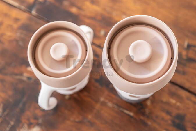 Súprava hrnčekov pre matku a dieťa Mini & Me 2 Stainless Steel Cups Click & Drink BigLove Beaba z nehrdzavejúcej ocele hnedé 2 kusy od 12 mes