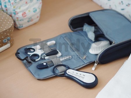 Toaletné potreby pre bábätko Hanging Toiletry Pouch Beaba Night Blue v závesnej taštičke s 9 doplnkami modré od 0 mes