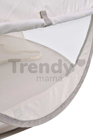 Plážový stan pre deti Breezy Anti UV Tent Clay Earth Beaba s 360° ventiláciou a ochranou proti piesku a hmyzu 120*85 cm béžový so vzorom od 0-36 mes
