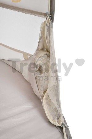 Plážový stan pre deti Breezy Anti UV Tent Clay Earth Beaba s 360° ventiláciou a ochranou proti piesku a hmyzu 120*85 cm béžový so vzorom od 0-36 mes