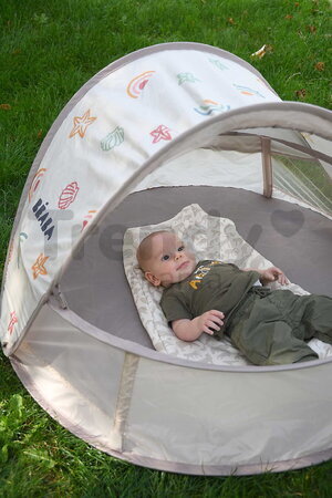 Plážový stan pre deti Breezynest Anti UV Tent Clay Earth Beaba s 360° ventiláciou a ochranou proti piesku a hmyzu béžový od 0-24 mes