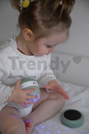 Nočný projektor hviezdnej oblody Pixie Projector Sage Green Beaba s hudbou a zvukmi a so senzorom plaču zelený od 0 mes BE930404