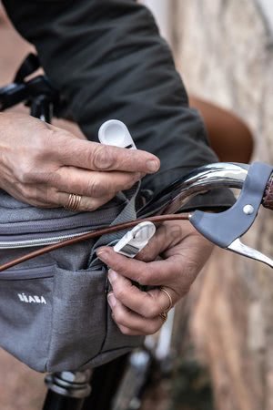 Prebaľovacia taška ako opasok Biarritz Changing Black Bag Beaba ľadvinka na kočík a bicykel 3-11 litrov objem