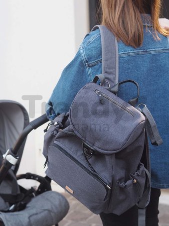 Prebaľovacia taška ako batoh Vancouver Backpack Dark Grey Beaba s doplnkami 22 l objem 42 cm šedá