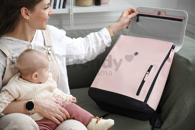 Prebaľovací batoh Oslo Changing Bag Vintage Rose Beaba vodeodolný s prebaľovacou podložkou a popruhmi ku kočíku ružový BE940319