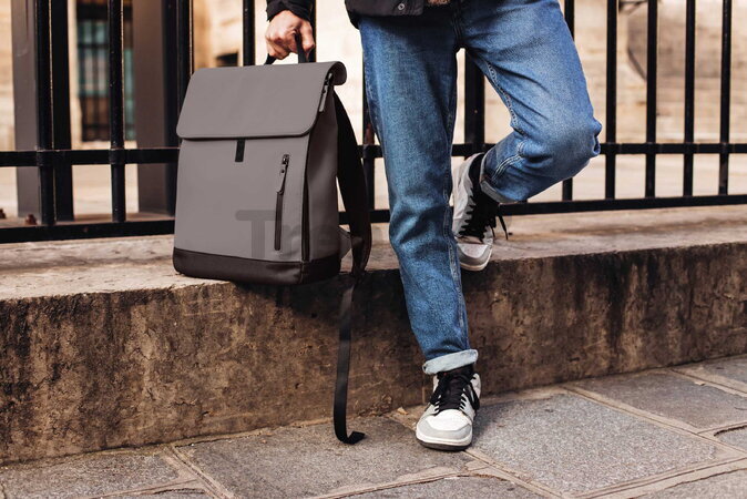 Prebaľovací batoh Oslo Changing Bag Mineral Grey Beaba vodeodolný s prebaľovacou podložkou a popruhmi ku kočíku sivý BE940320