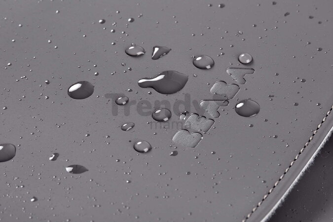 Prebaľovací batoh Oslo Changing Bag Mineral Grey Beaba vodeodolný s prebaľovacou podložkou a popruhmi ku kočíku sivý BE940320