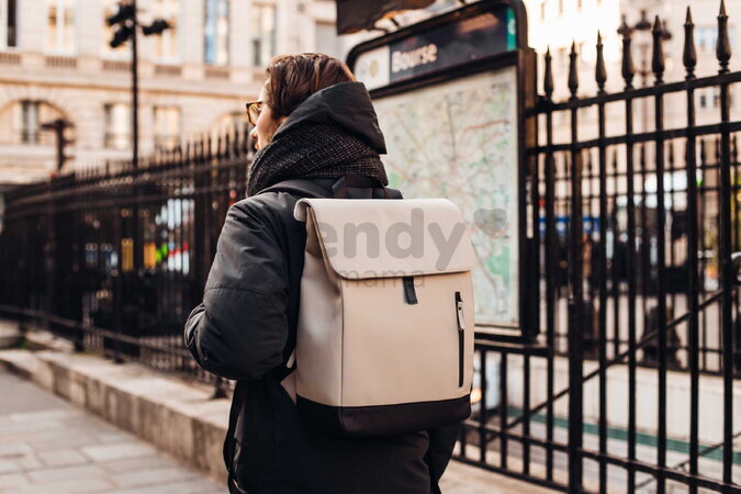 Prebaľovací batoh Oslo Changing Bag Clay Beaba vodeodolný s prebaľovacou podložkou a popruhmi ku kočíku hnedý BE940321