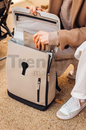 Prebaľovací batoh Oslo Changing Bag Clay Beaba vodeodolný s prebaľovacou podložkou a popruhmi ku kočíku hnedý BE940321