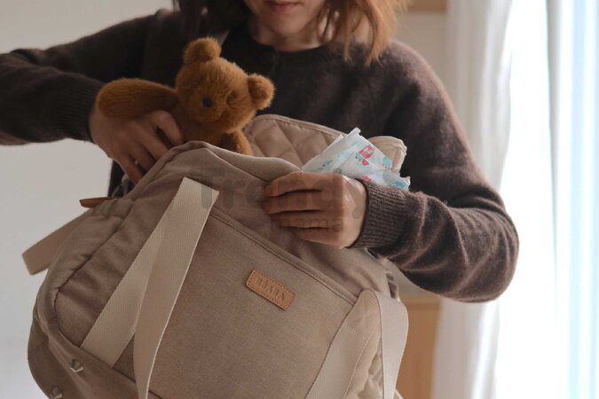 Prebaľovacia taška ku kočíku Paris Changing Bag Eco Clay Beaba s prebaľovacou podložkou béžová