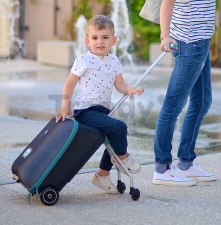 Kufor na kolieskach so sedátkom pre dieťa Travel Case Eazy Luggage Beaba 2v1 s prídavnými kolieskami pre stabilitu 22 l nosnosť až 100 kg čierny BE946