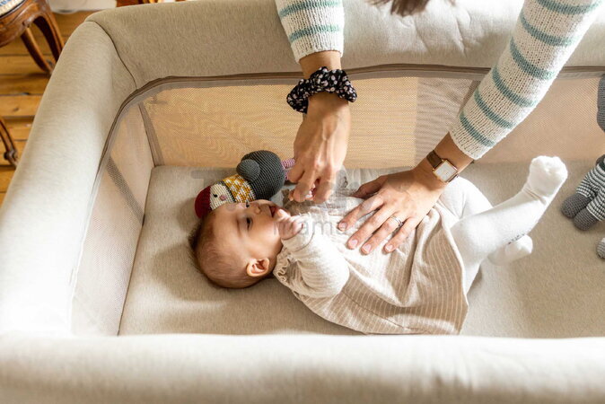 Prenosná postieľka pre bábätko 3in1 Travel Cot Easy Sleep Clay Gazelle Beaba skladacia hnedá od 0-24 mes