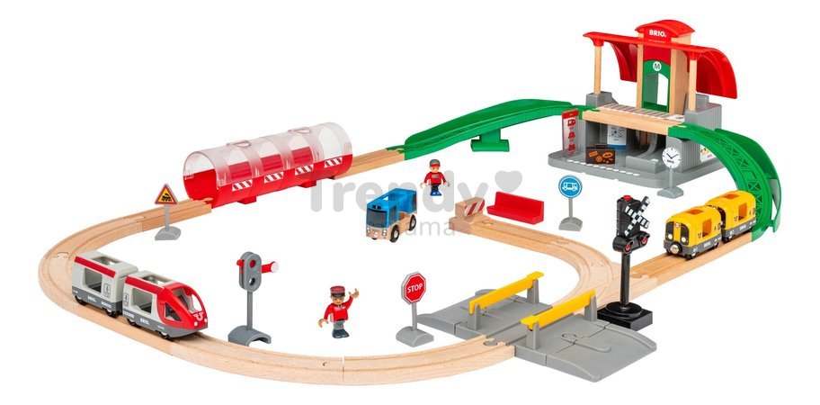 Drevená vláčikodráha so železničnou stanicou Central Station Set BRIO 37 dielov so svetelnou signalizáciou od 3 rokov  BRIO9895