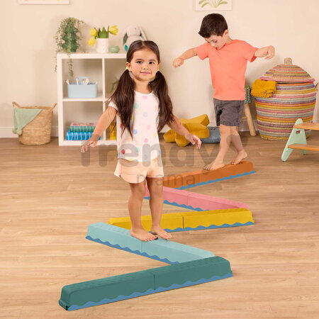 Prekážková dráha Balance & Hop B-Toys na rozvoj rovnováhy, koordinácie a motoriky 10 prekážok BTBX2533Z