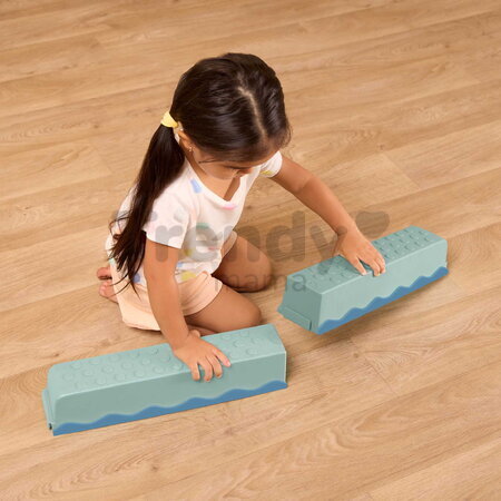 Prekážková dráha Balance & Hop B-Toys na rozvoj rovnováhy, koordinácie a motoriky 10 prekážok BTBX2533Z