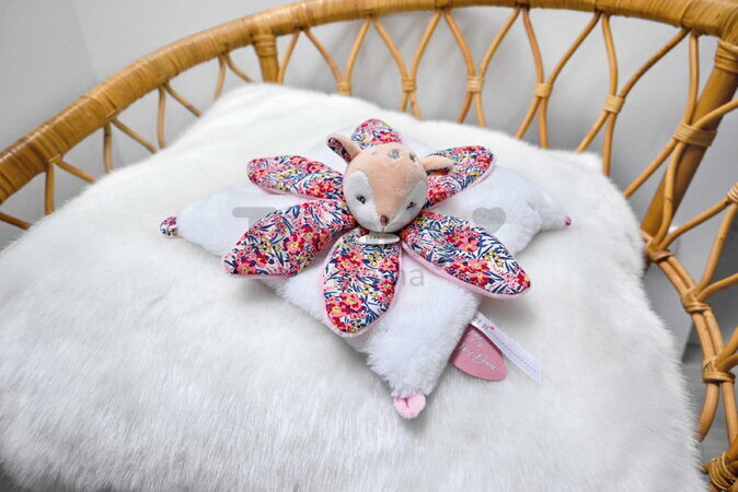 Plüss őzike dédelgetéshez Deer Boh'aime Doudou Petal Doudou et Compagnie rózsaszín 27 cm ajándékcsomagolásban 0 hó-tól