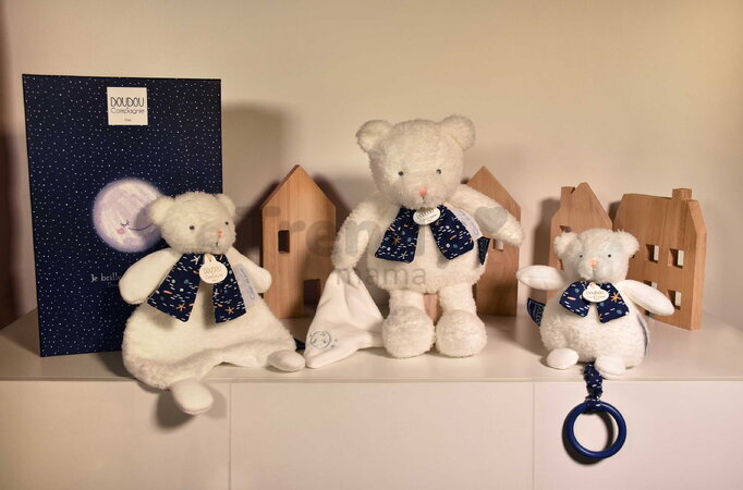 Plyšový medvedík s melódiou svietiaci v tme Moonlight Collection Music Box Doudou et Compagnie v darčekovom balení biely 17 cm od 0 mes