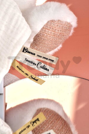 Plyšový medvedík s handričkou na maznanie Doudou 25 Years Puppet with Handkerchief Pink Doudou et Compagnie v darčekovom balení ružový 30 cm od 0 mes