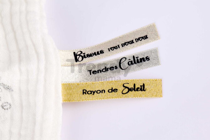 Plyšový medvedík s handričkou na maznanie Doudou 25 Years Puppet with Handkerchief White Doudou et Compagnie v darčekovom balení biely 30 cm od 0 mes