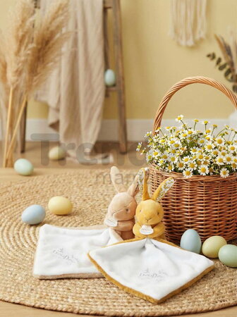 Plüss nyuszi dédelgetéshez kendővel Bunny with a Comforter Ochre Doudou et Compagnie ajándékcsomagolásban sárga 10 cm 0 hó-tól