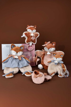 Darčeková sada pre bábätko Mina Slipper and Doudou Set Doudou et Compagnie papučky a líštička na maznanie v darčekovom balení ružová 18 cm od 0 mes DC