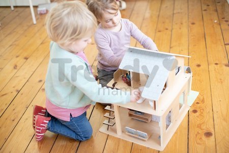 Drevený domček pre bábiky Doll´s House with Furnitures Eichhorn poschodový so 4 izbami 3 figúrkami a nábytkom výška 44 cm