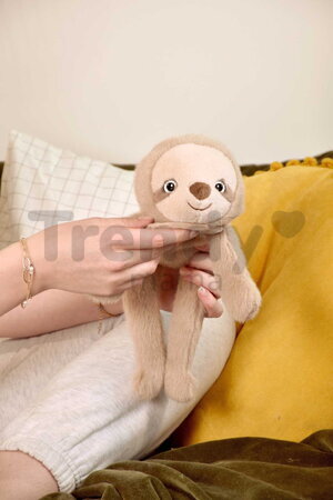 Plyšový leňochod na objímanie The Glue Pots Sloth Magnetic Histoire d’ Ours magnetický hnedý 30 cm od 24 mes