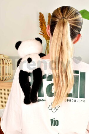 Plyšová panda na objímanie The Glue Pots Panda Magnetic Histoire d’ Ours magnetická čierno-biela 30 cm od 24 mes