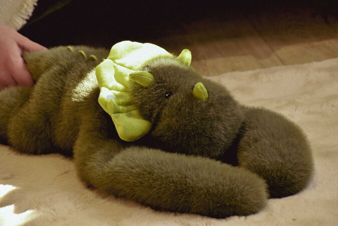 Plyšový dinosaurus na objímanie The Glue Pots Dino Histoire d’ Ours zelený 40 cm od 24 mes