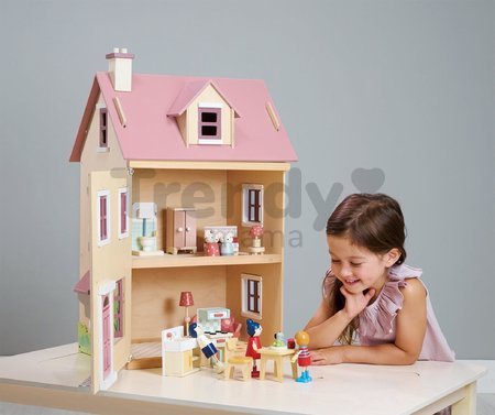 Drevený mestský domček pre bábiku Foxtail Villa Tender Leaf Toys ružový 12 dielov s nábytkom výška 71 cm