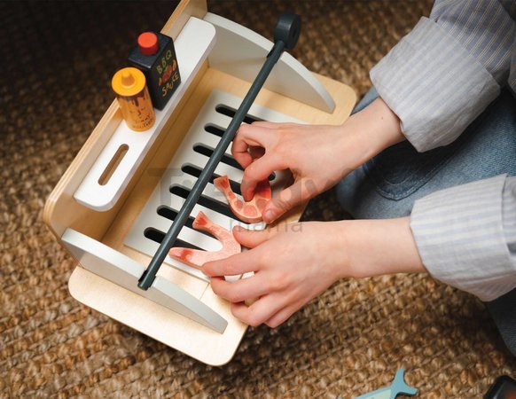 Drevený gril Barbeque Play set Tender Leaf Toys s kuriatkom na grilovanie a zeleninou