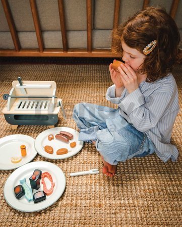 Drevený gril Barbeque Play set Tender Leaf Toys s kuriatkom na grilovanie a zeleninou